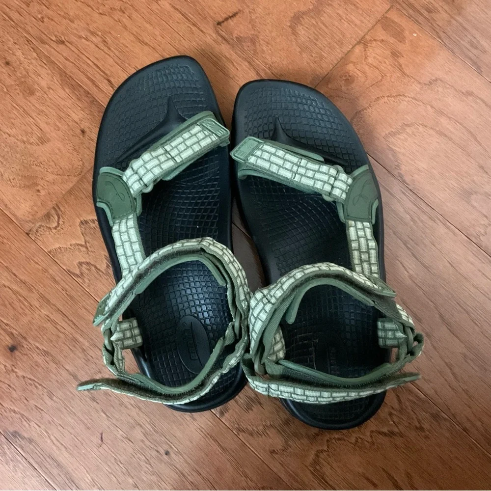 Earth Green Adjustable Strap Outdoor Sandals Size 8M Hiking Gardenimg Granola